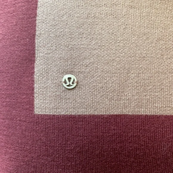 Lululemon Wrap - Picture 9 of 9